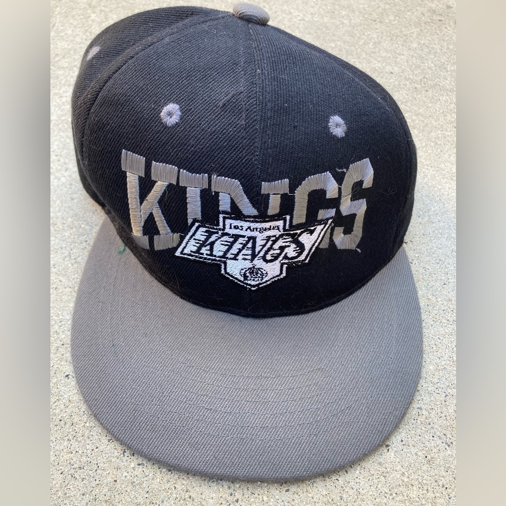 Los Angeles Kings Snapback Hat Unisex NHL Hockey One Size Street Gretzky Script